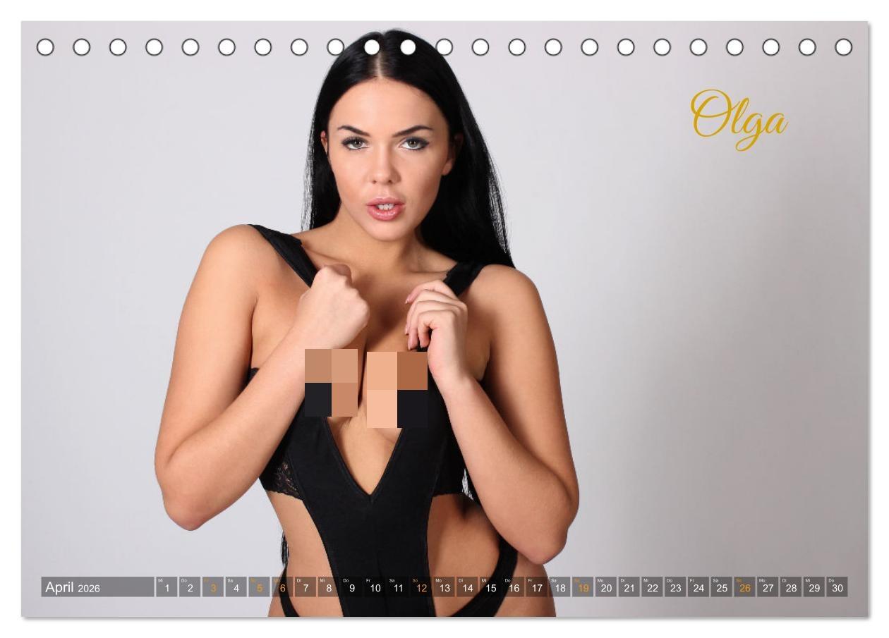 Beispielinhalt (Bild) EROTIK FOTOART - Topless Girls (Tischkalender 2026 DIN A5 quer), CALVENDO Monatskalender