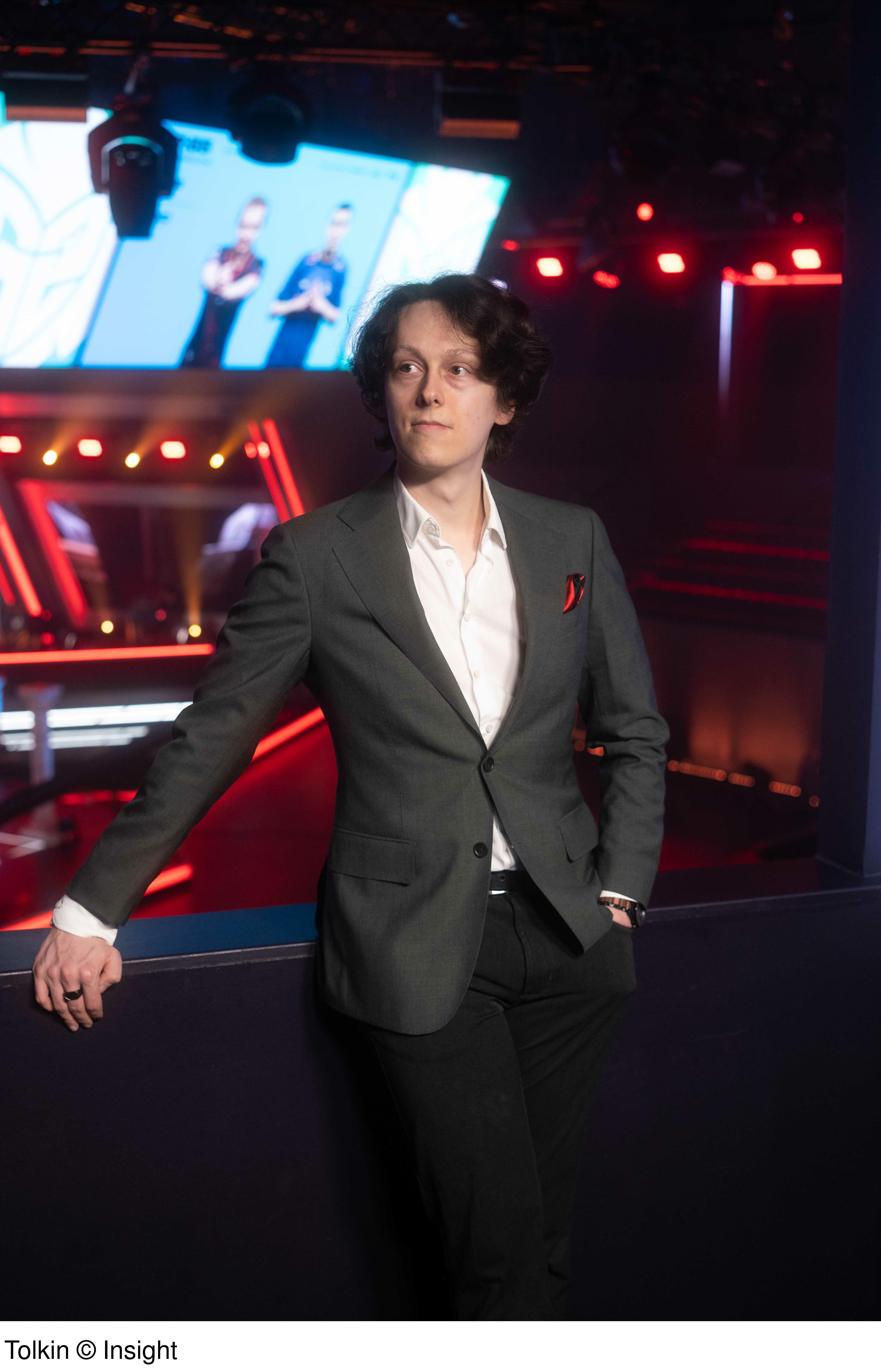 Autorenbild Behind the screens