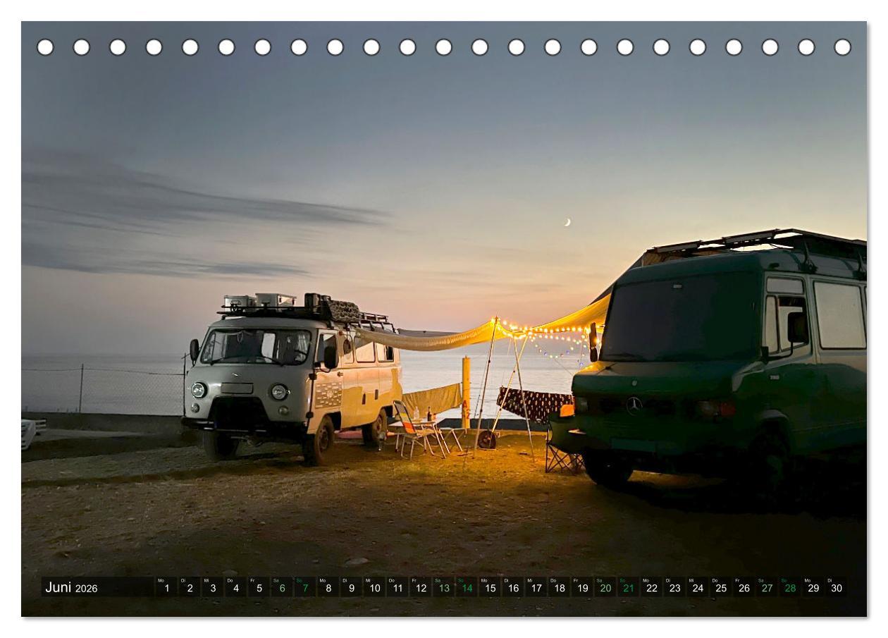 Beispielinhalt (Bild) UAZ 452 Buchanka Love (Tischkalender 2026 DIN A5 quer), CALVENDO Monatskalender