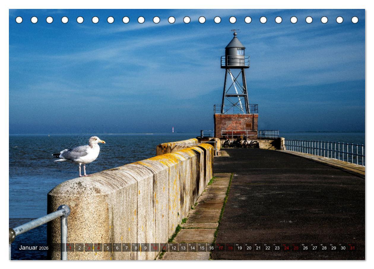 Beispielinhalt (Bild) Bis zum Horizont. Der Himmel über Norddeutschland. (Tischkalender 2026 DIN A5 quer), CALVENDO Monatskalender