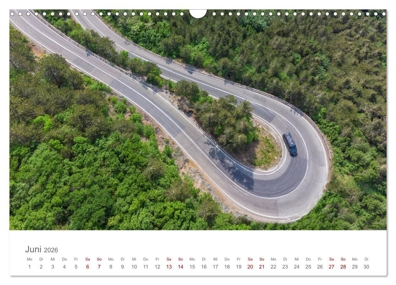 Beispielinhalt (Bild) Abenteuer Vanlife - Glücklich unterwegs (Wandkalender 2026 DIN A3 quer), CALVENDO Monatskalender