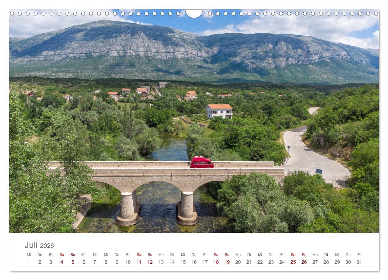 Beispielinhalt (Bild) Abenteuer Vanlife - Glücklich unterwegs (Wandkalender 2026 DIN A3 quer), CALVENDO Monatskalender
