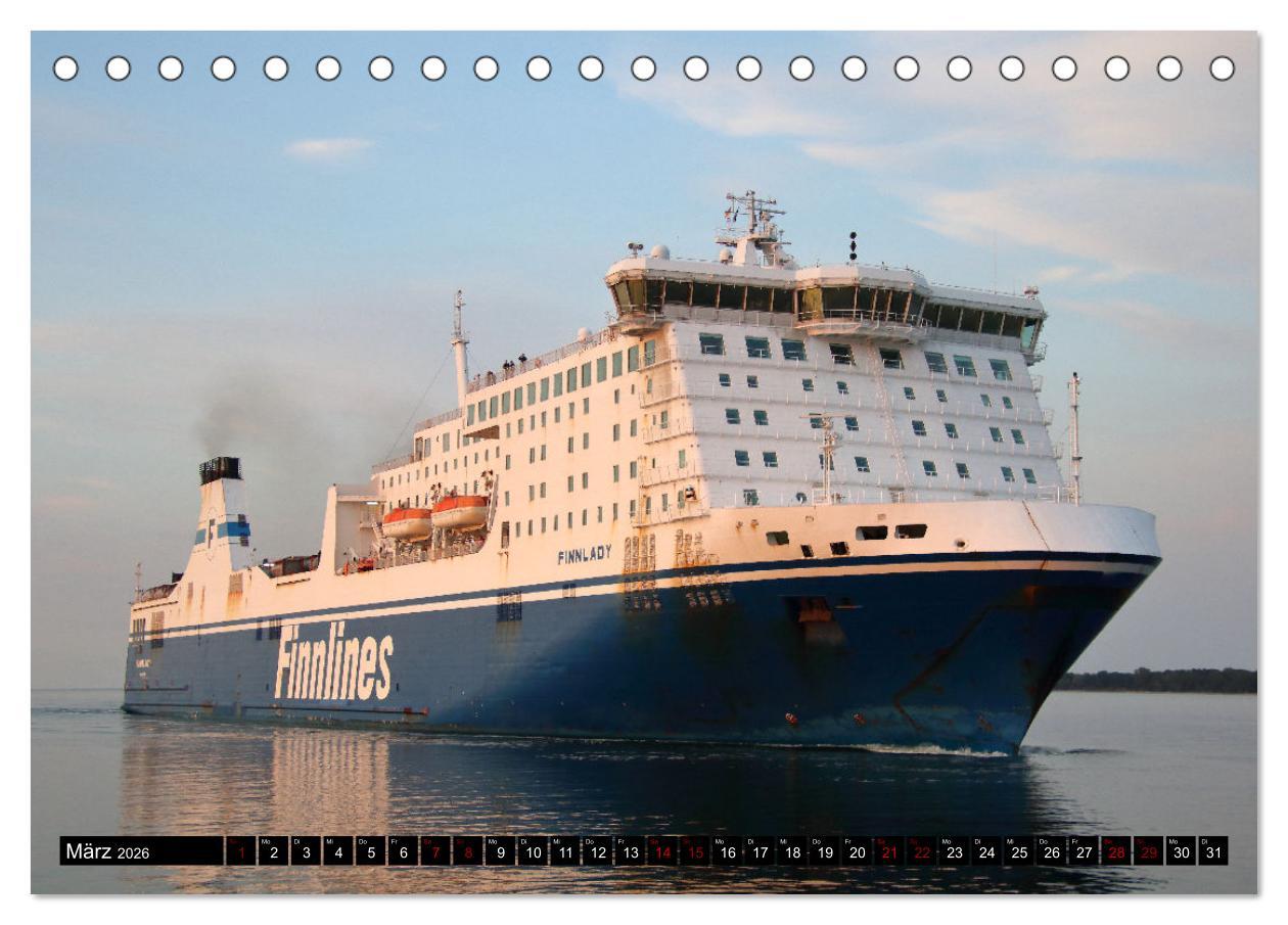 Beispielinhalt (Bild) Shipspotting Travemünde (Tischkalender 2026 DIN A5 quer), CALVENDO Monatskalender