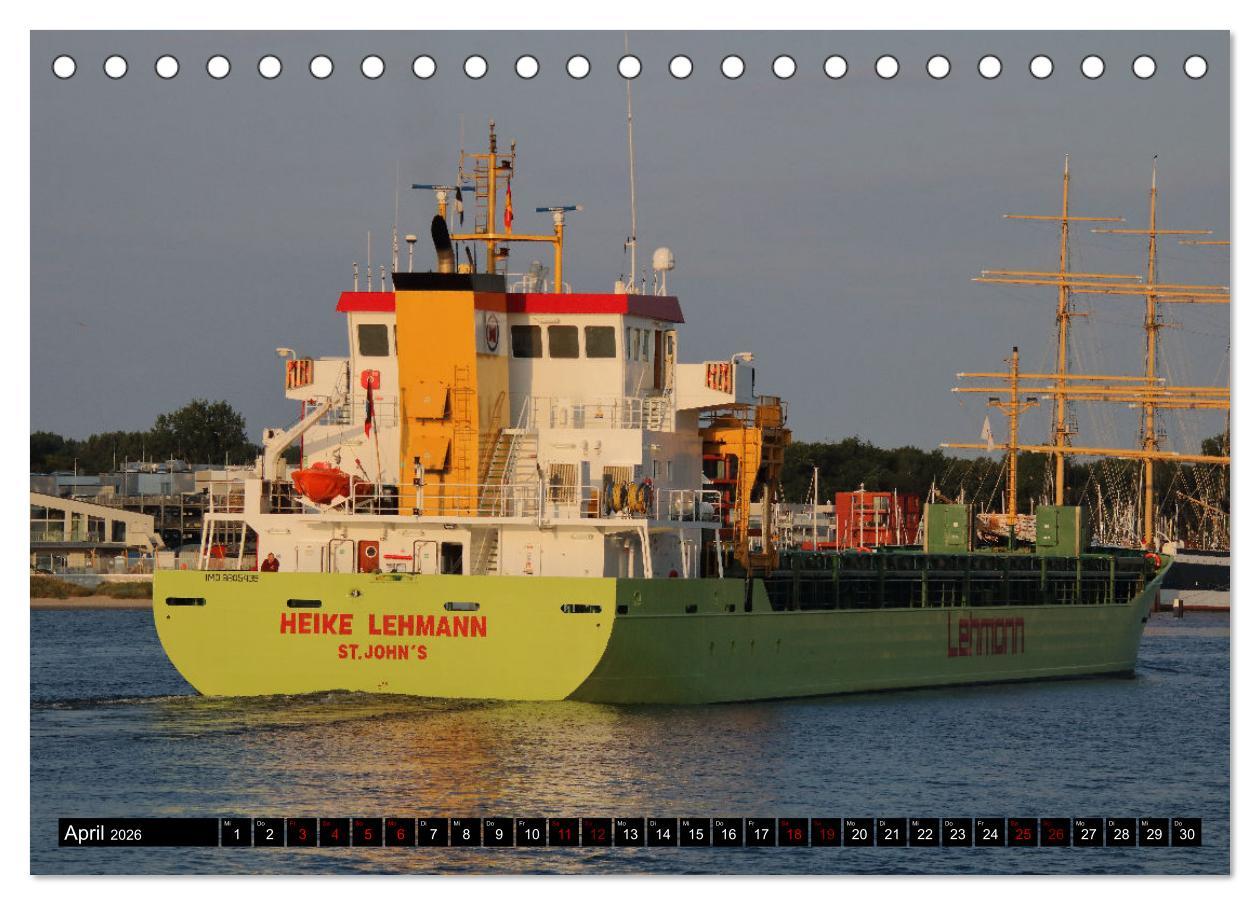 Beispielinhalt (Bild) Shipspotting Travemünde (Tischkalender 2026 DIN A5 quer), CALVENDO Monatskalender
