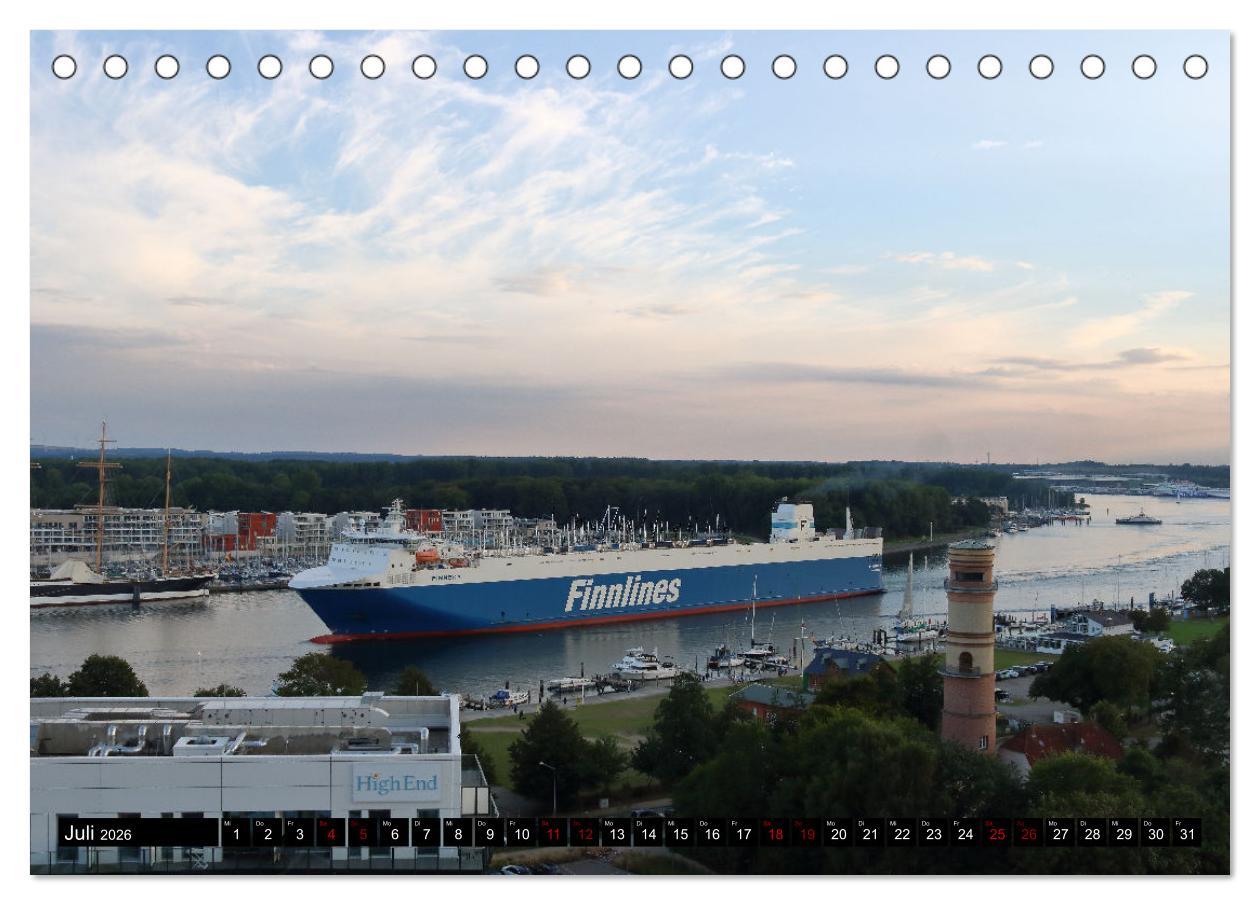 Beispielinhalt (Bild) Shipspotting Travemünde (Tischkalender 2026 DIN A5 quer), CALVENDO Monatskalender