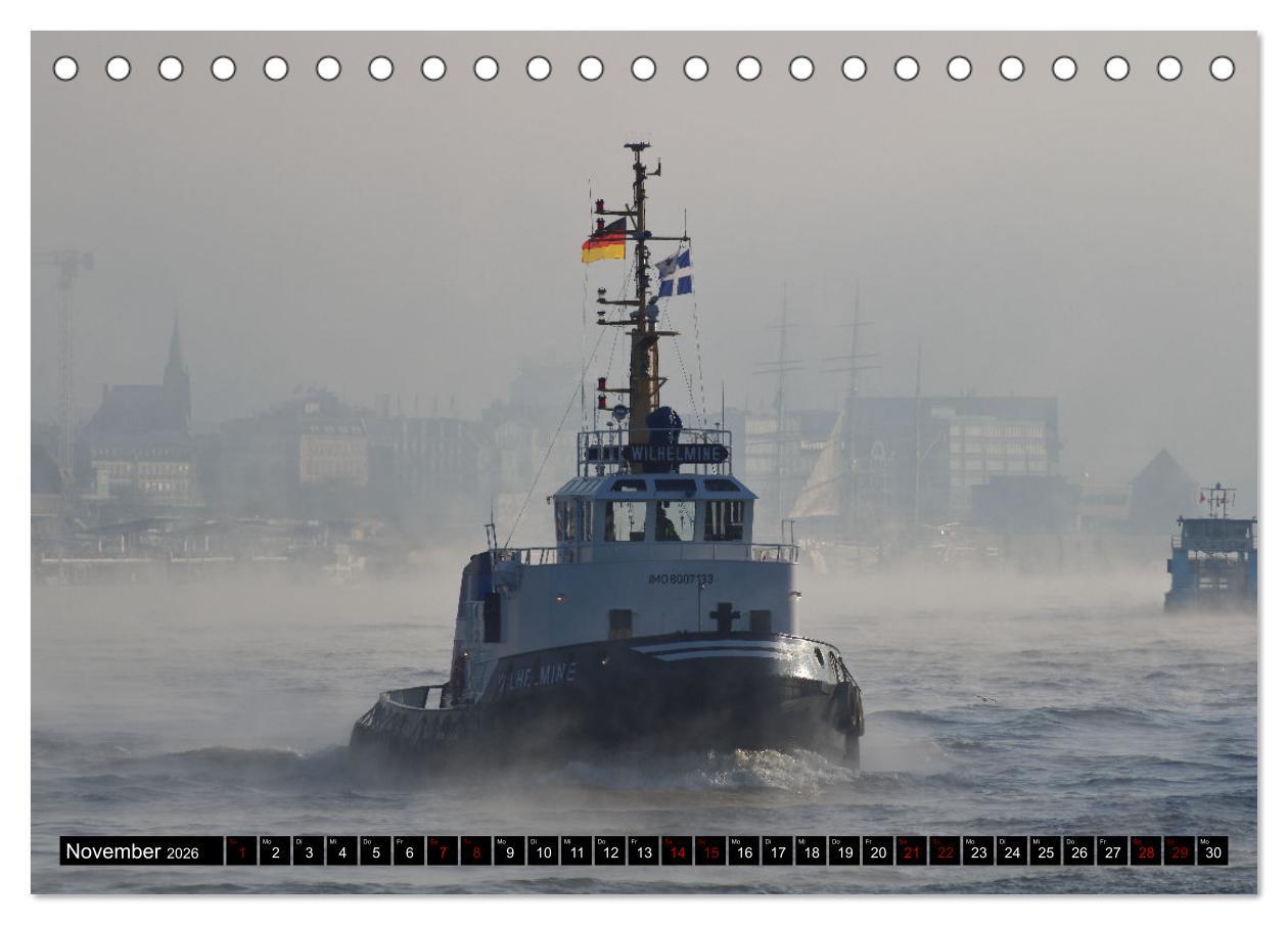 Beispielinhalt (Bild) Shipspotting Hamburg (Tischkalender 2026 DIN A5 quer), CALVENDO Monatskalender