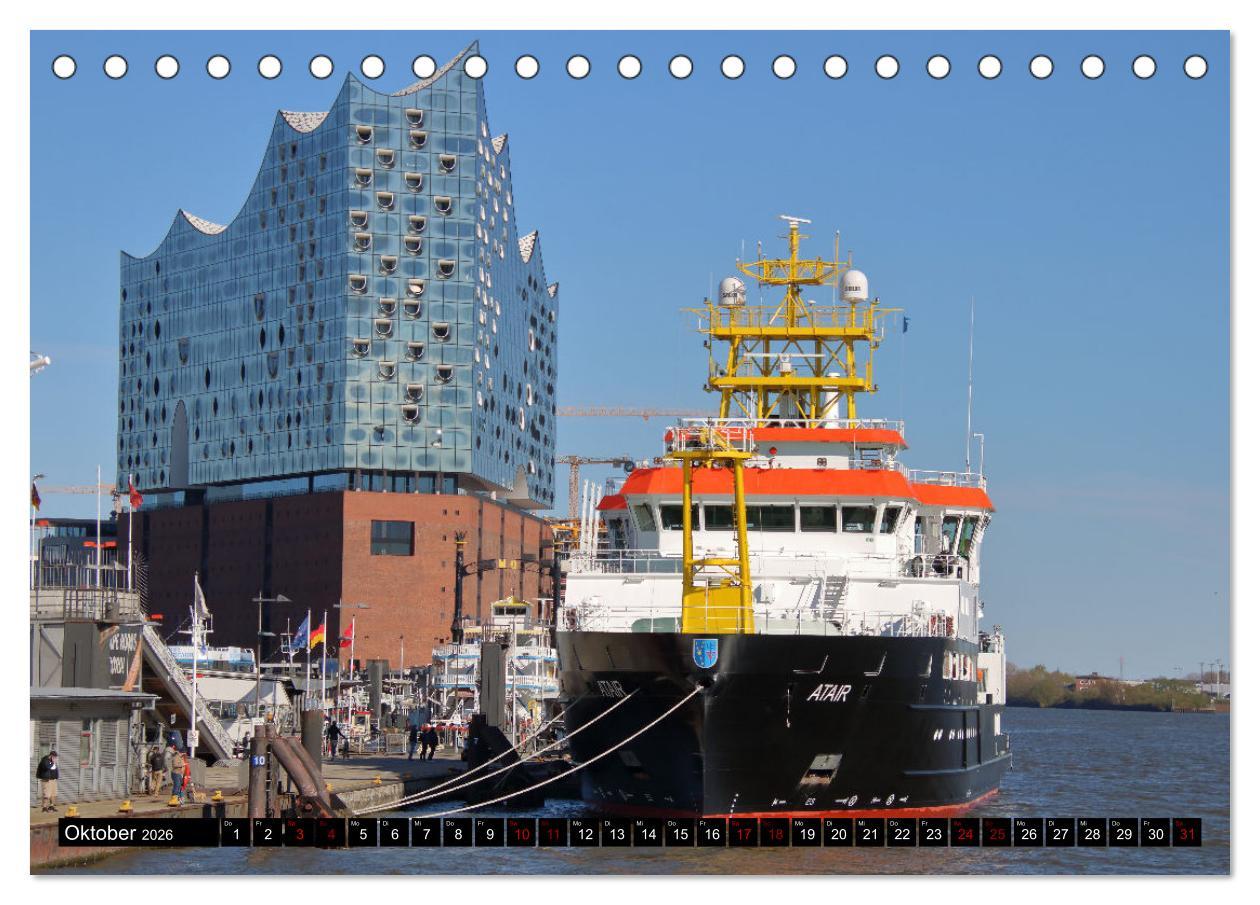 Beispielinhalt (Bild) Shipspotting Hamburg (Tischkalender 2026 DIN A5 quer), CALVENDO Monatskalender