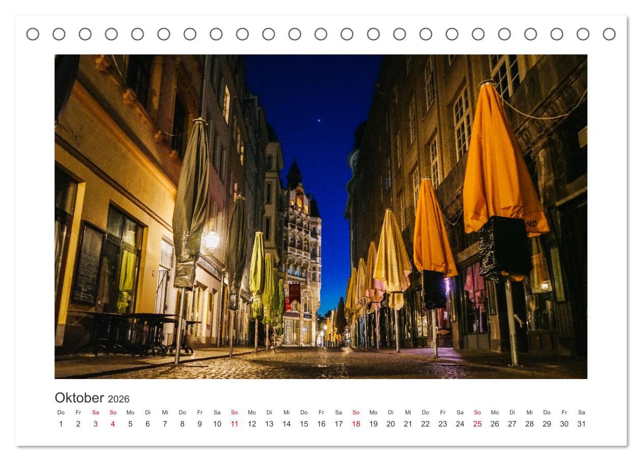 Beispielinhalt (Bild) Leipzig bei Nacht (Tischkalender 2026 DIN A5 quer), CALVENDO Monatskalender