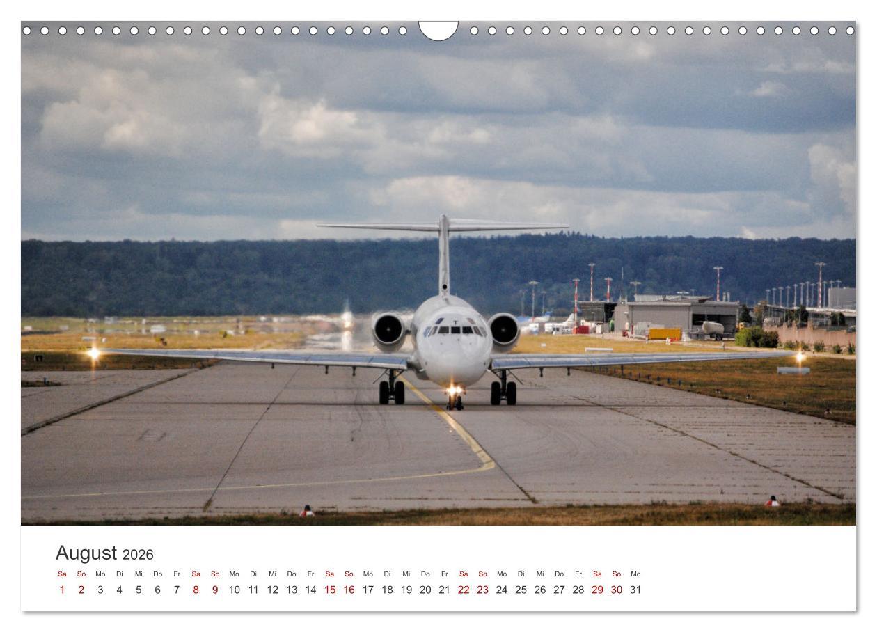 Beispielinhalt (Bild) Ein Jahr am Flughafen Stuttgart (Wandkalender 2026 DIN A3 quer), CALVENDO Monatskalender