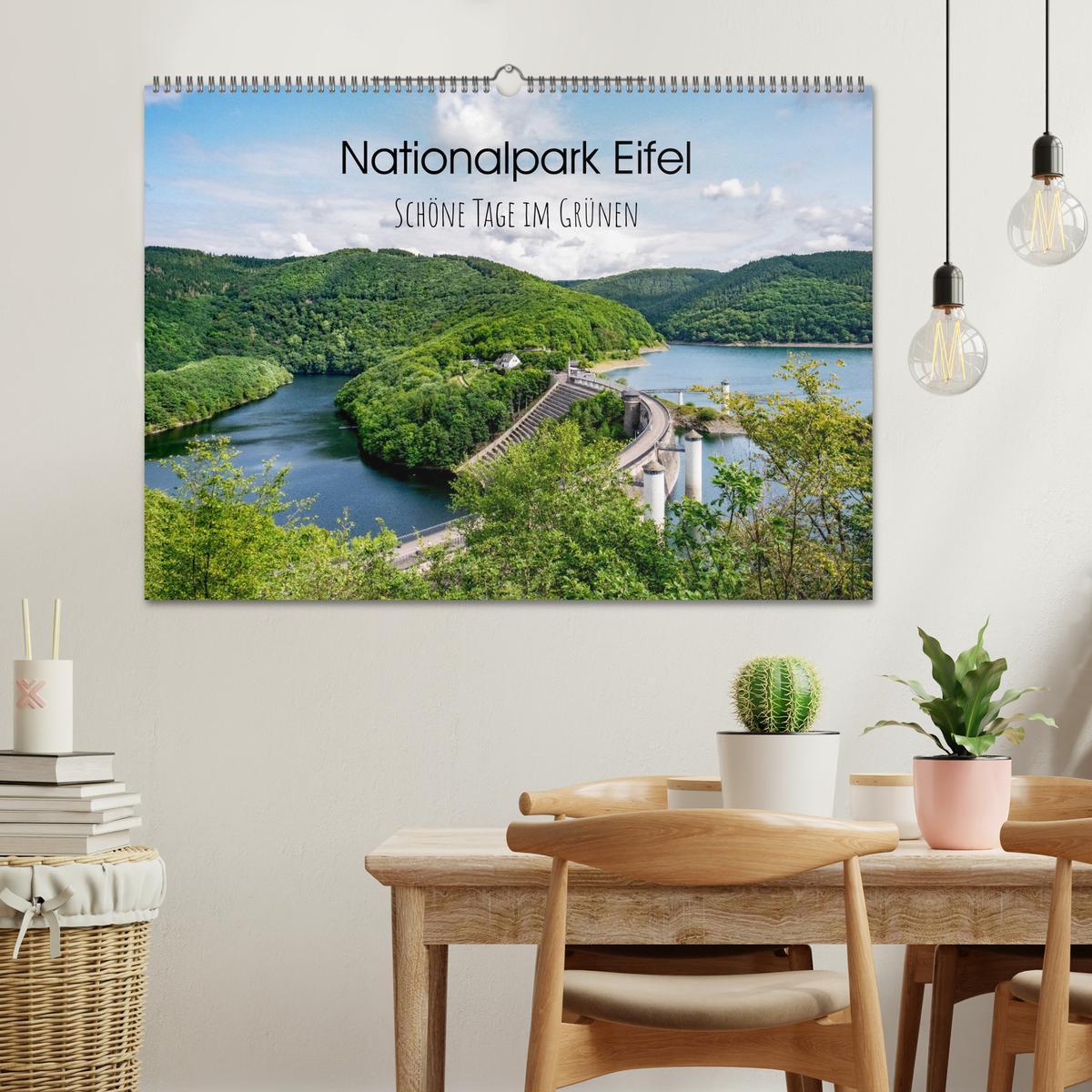 Beispielinhalt (Bild) Nationalpark Eifel - Schöne Tage im Grünen (Wandkalender 2026 DIN A2 quer), CALVENDO Monatskalender