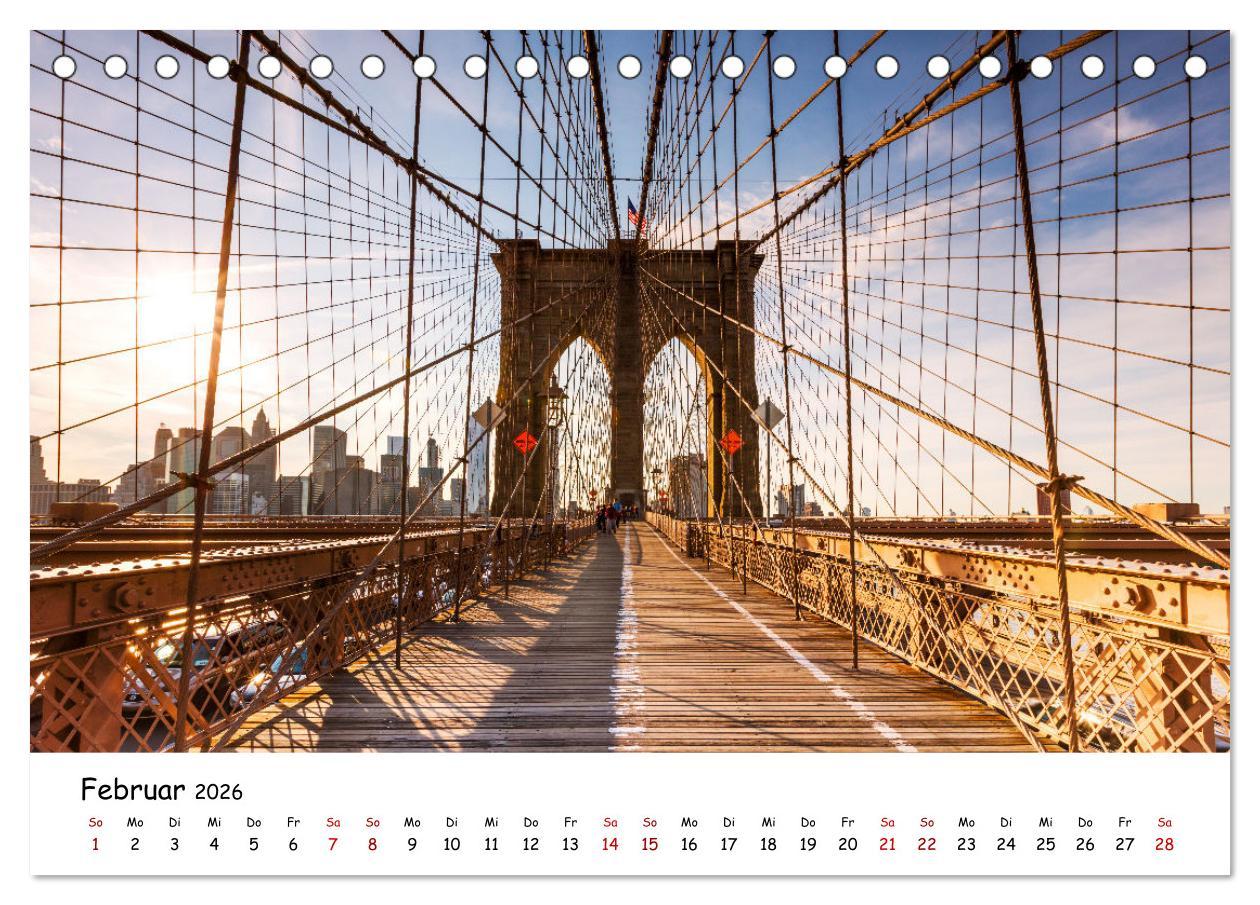 Beispielinhalt (Bild) New York City - Atemberaubende Ansichten (Tischkalender 2026 DIN A5 quer), CALVENDO Monatskalender