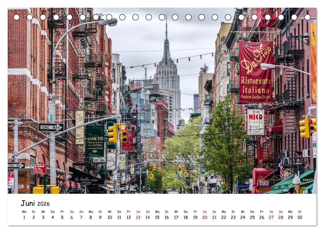 Beispielinhalt (Bild) New York City - Atemberaubende Ansichten (Tischkalender 2026 DIN A5 quer), CALVENDO Monatskalender