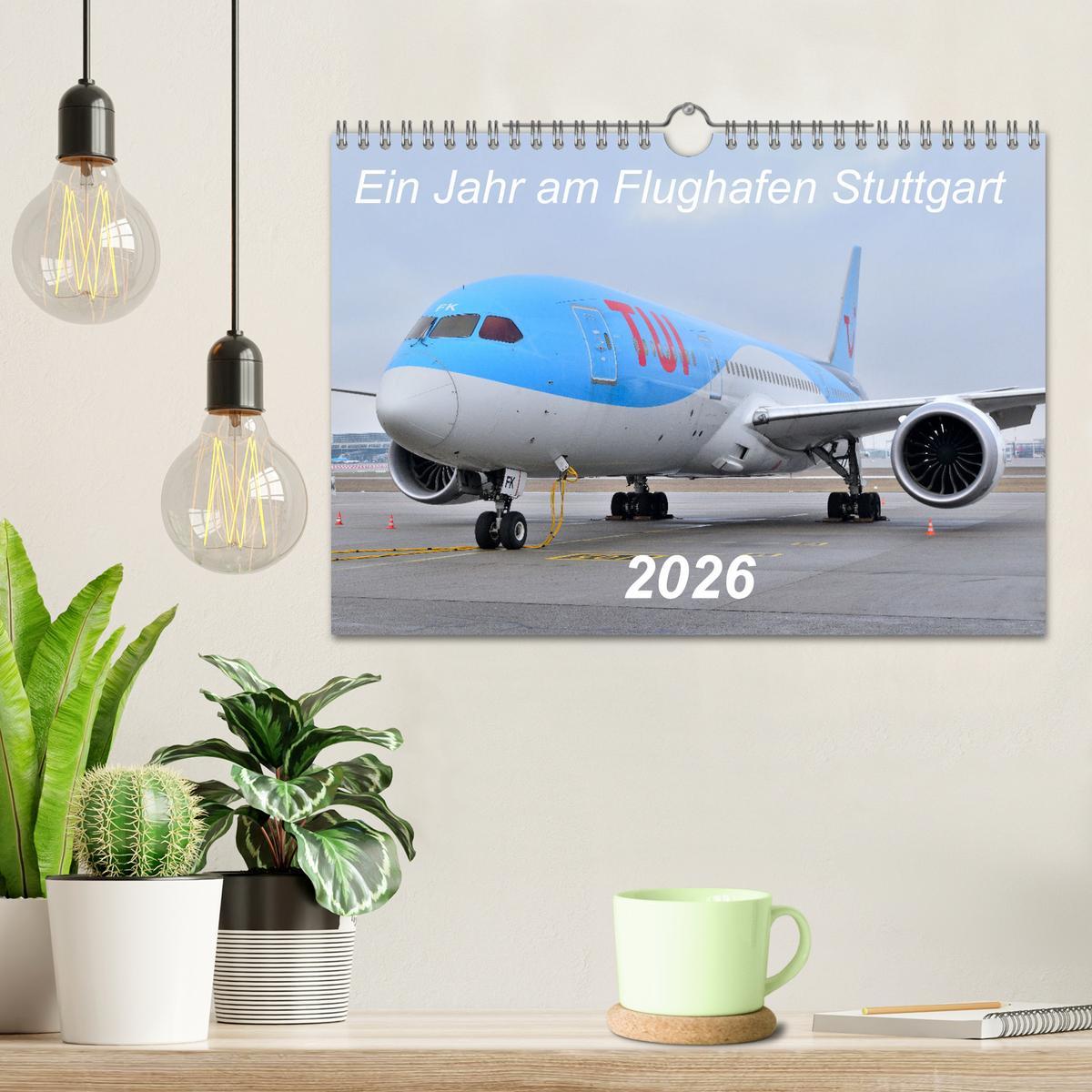 Beispielinhalt (Bild) Ein Jahr am Flughafen Stuttgart (Wandkalender 2026 DIN A4 quer), CALVENDO Monatskalender