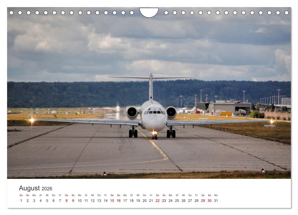 Beispielinhalt (Bild) Ein Jahr am Flughafen Stuttgart (Wandkalender 2026 DIN A4 quer), CALVENDO Monatskalender