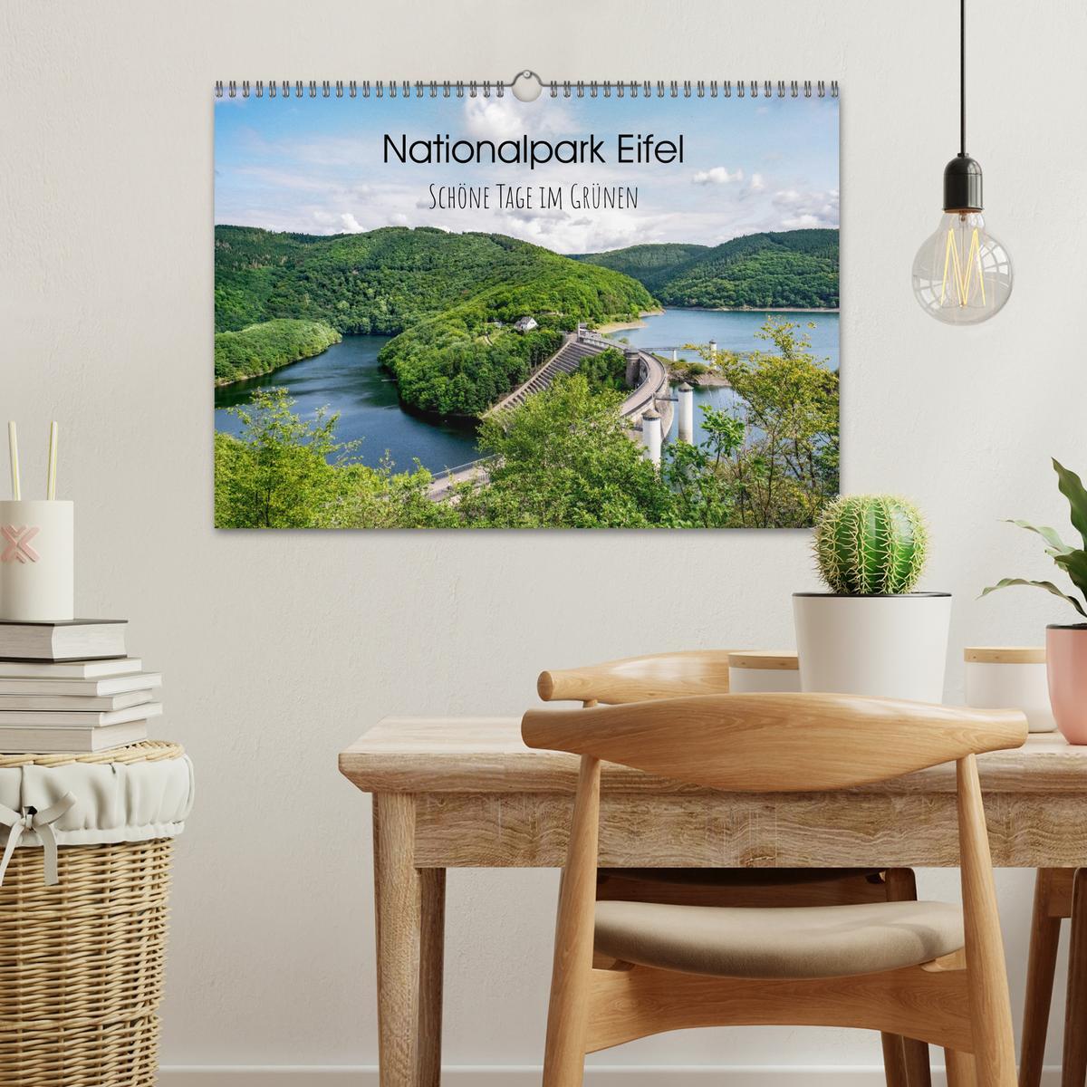 Beispielinhalt (Bild) Nationalpark Eifel - Schöne Tage im Grünen (Wandkalender 2026 DIN A3 quer), CALVENDO Monatskalender