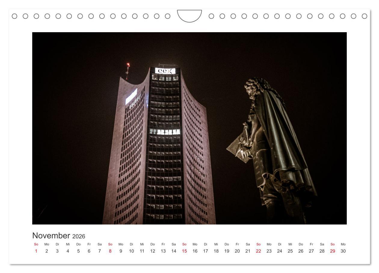 Beispielinhalt (Bild) Leipzig bei Nacht (Wandkalender 2026 DIN A4 quer), CALVENDO Monatskalender
