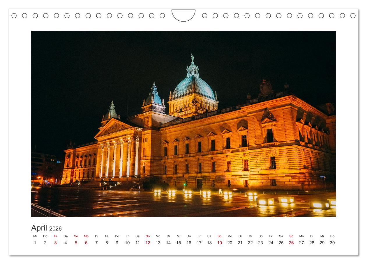 Beispielinhalt (Bild) Leipzig bei Nacht (Wandkalender 2026 DIN A4 quer), CALVENDO Monatskalender