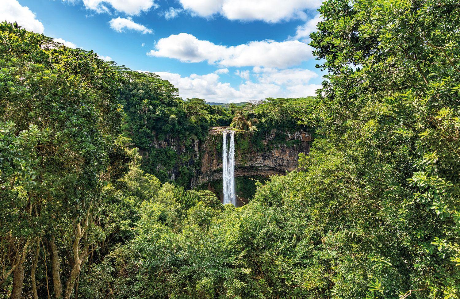 Beispielinhalt (Bild) LONELY PLANET Bildband Legendäre Laufstrecken