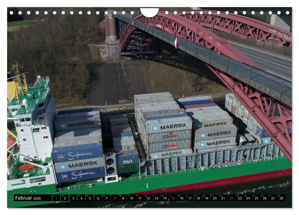 Beispielinhalt (Bild) 100 Meter über Grund - Am Nord-Ostsee-Kanal (Wandkalender 2026 DIN A4 quer), CALVENDO Monatskalender