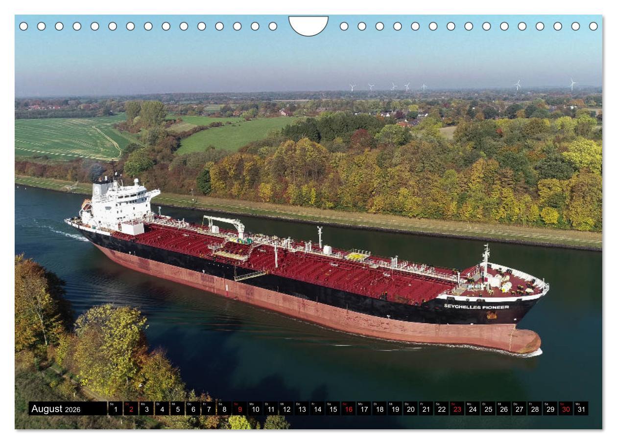 Beispielinhalt (Bild) 100 Meter über Grund - Am Nord-Ostsee-Kanal (Wandkalender 2026 DIN A4 quer), CALVENDO Monatskalender