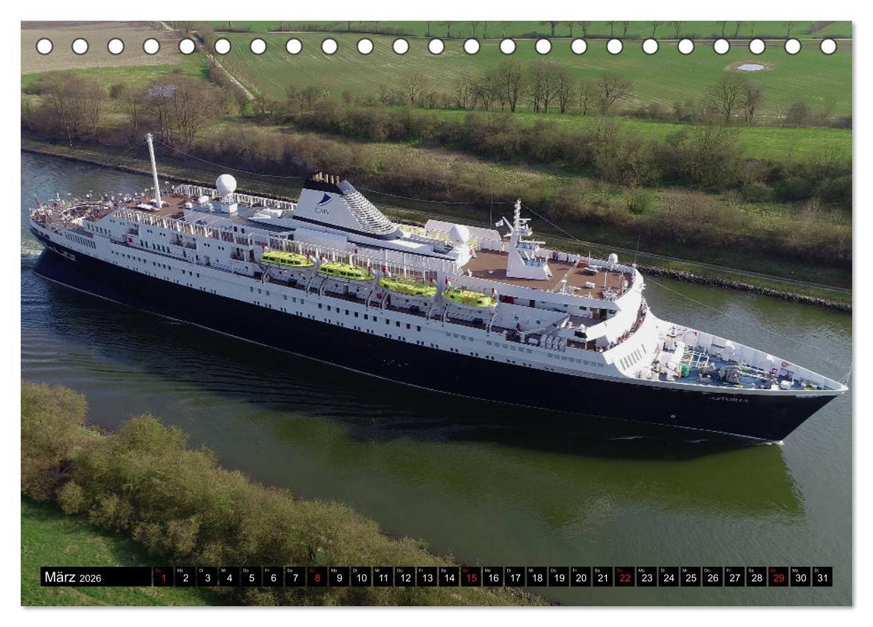Beispielinhalt (Bild) 100 Meter über Grund - Am Nord-Ostsee-Kanal (Tischkalender 2026 DIN A5 quer), CALVENDO Monatskalender