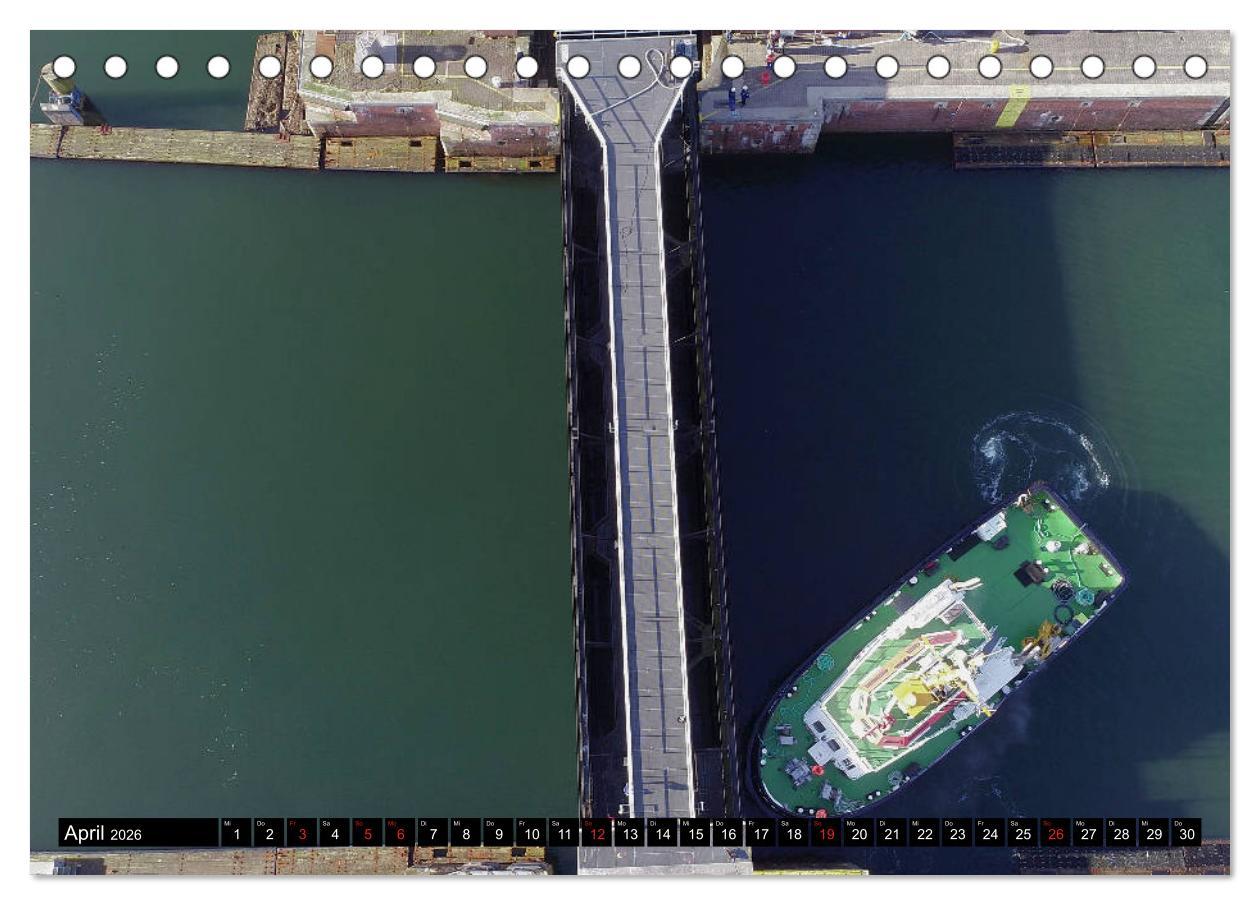Beispielinhalt (Bild) 100 Meter über Grund - Am Nord-Ostsee-Kanal (Tischkalender 2026 DIN A5 quer), CALVENDO Monatskalender