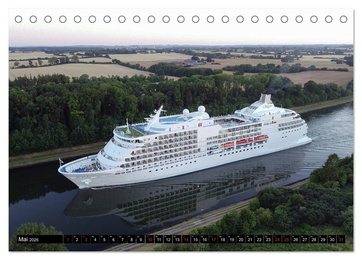 Beispielinhalt (Bild) 100 Meter über Grund - Am Nord-Ostsee-Kanal (Tischkalender 2026 DIN A5 quer), CALVENDO Monatskalender