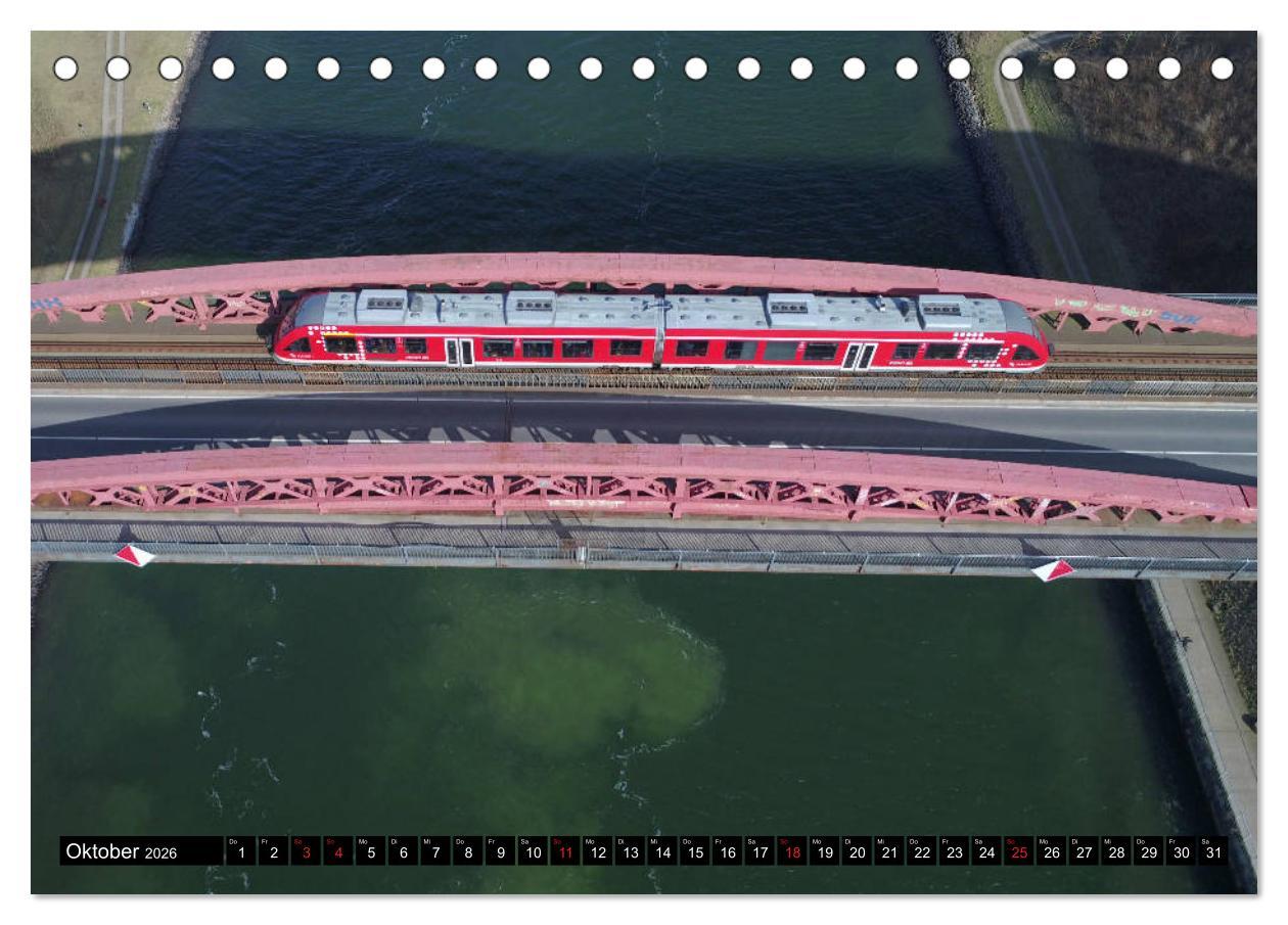 Beispielinhalt (Bild) 100 Meter über Grund - Am Nord-Ostsee-Kanal (Tischkalender 2026 DIN A5 quer), CALVENDO Monatskalender