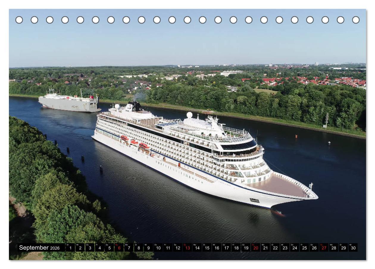 Beispielinhalt (Bild) 100 Meter über Grund - Am Nord-Ostsee-Kanal (Tischkalender 2026 DIN A5 quer), CALVENDO Monatskalender