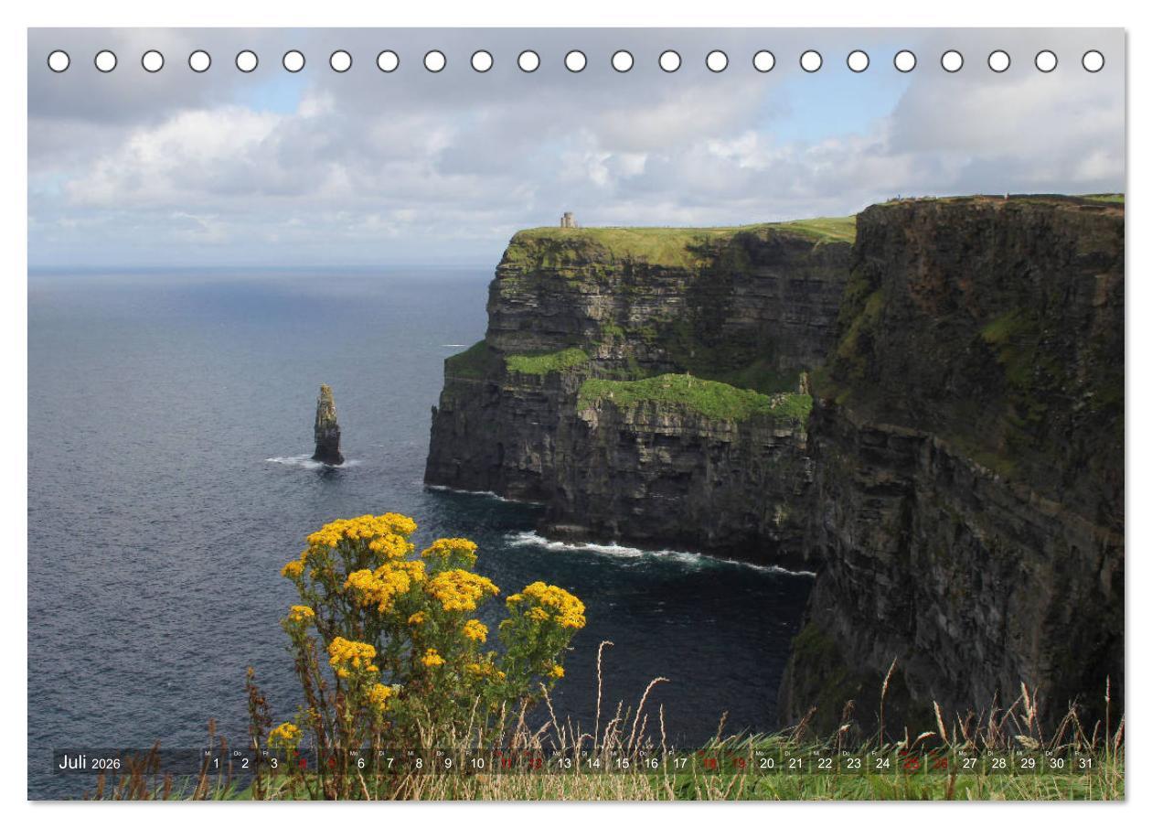 Beispielinhalt (Bild) Irland 2026 - Die schönsten Reiseziele (Tischkalender 2026 DIN A5 quer), CALVENDO Monatskalender