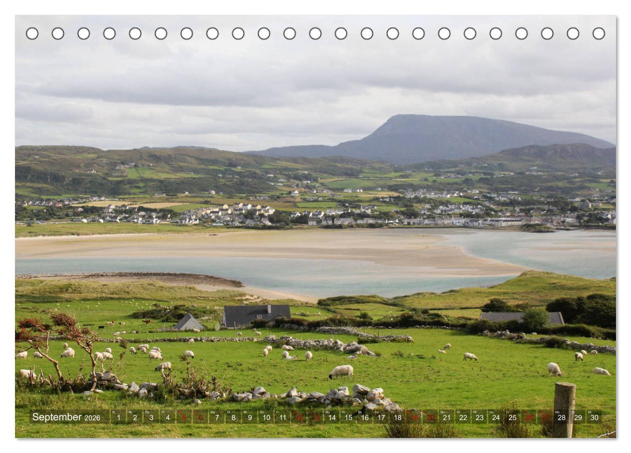 Beispielinhalt (Bild) Irland 2026 - Die schönsten Reiseziele (Tischkalender 2026 DIN A5 quer), CALVENDO Monatskalender