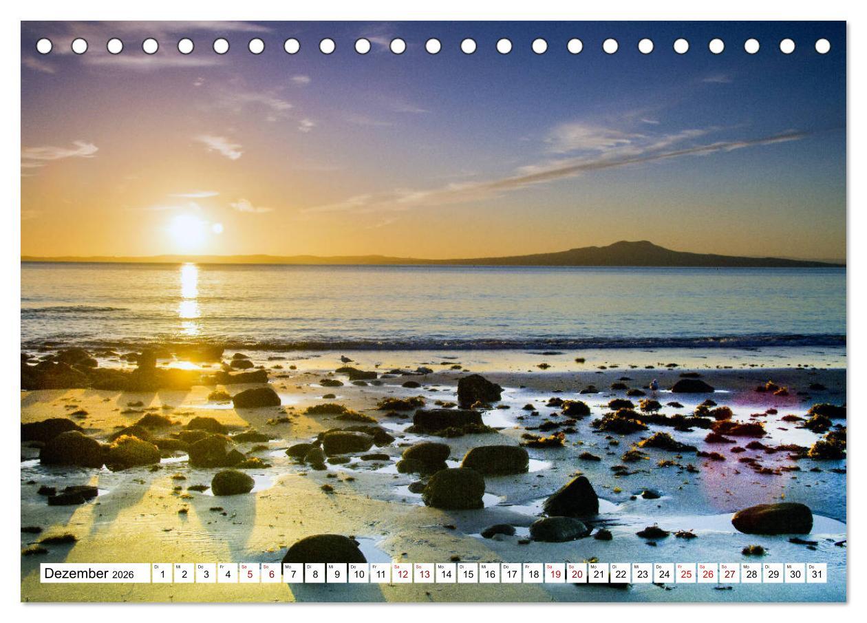 Beispielinhalt (Bild) Neuseeland - Die schönsten Orte am anderen Ende der Welt (Tischkalender 2026 DIN A5 quer), CALVENDO Monatskalender