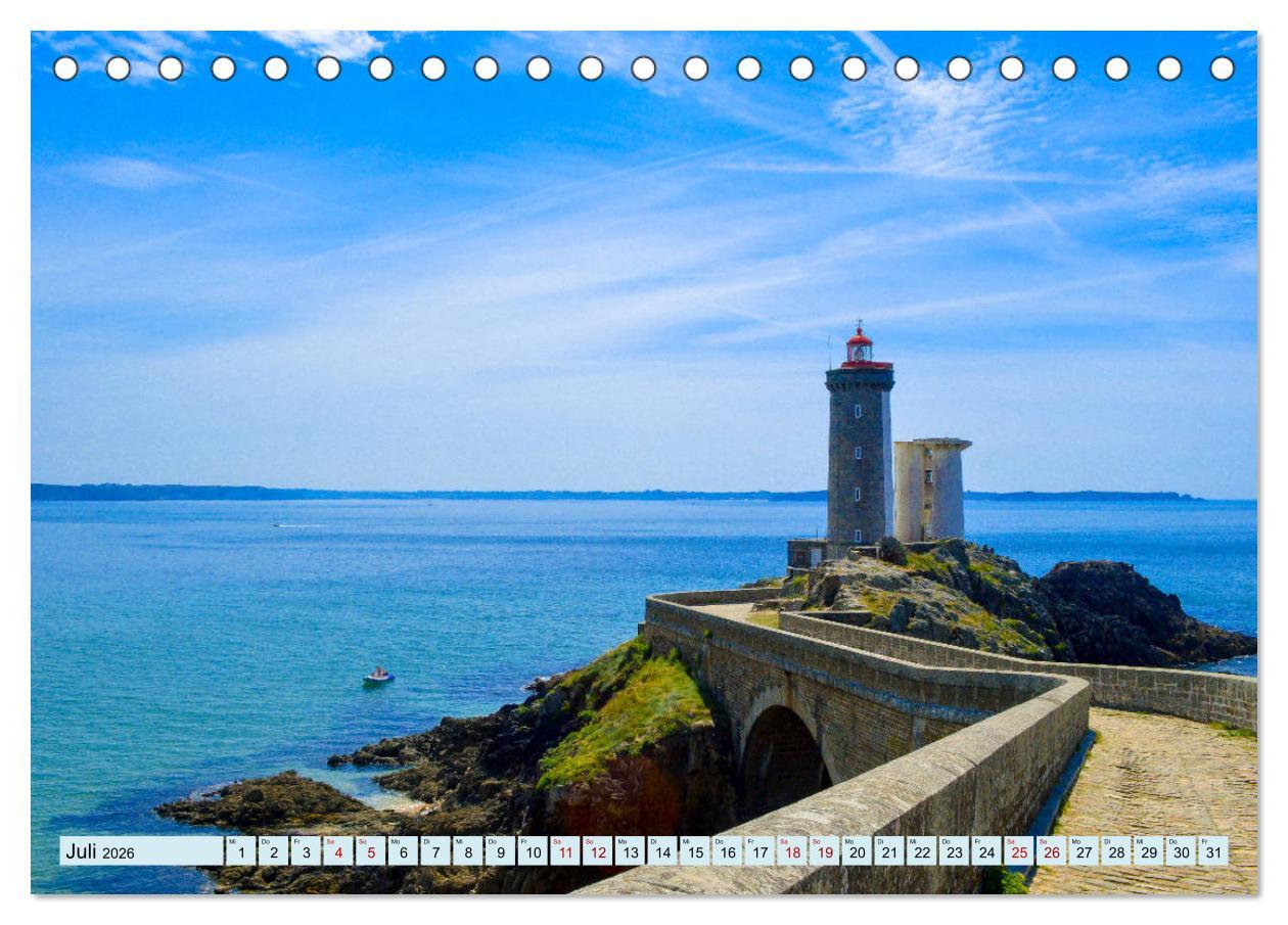 Beispielinhalt (Bild) Leuchttürme - Maritime Leuchtfeuer an den Küsten (Tischkalender 2026 DIN A5 quer), CALVENDO Monatskalender