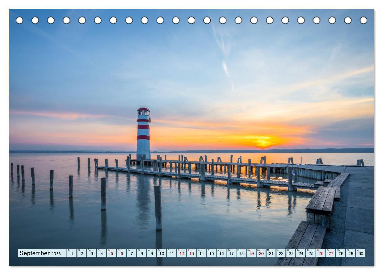 Beispielinhalt (Bild) Leuchttürme - Maritime Leuchtfeuer an den Küsten (Tischkalender 2026 DIN A5 quer), CALVENDO Monatskalender