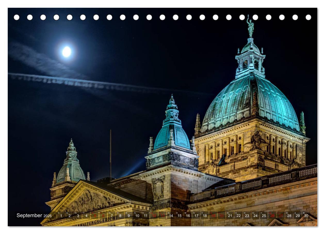 Beispielinhalt (Bild) Nachts in Leipzig (Tischkalender 2026 DIN A5 quer), CALVENDO Monatskalender