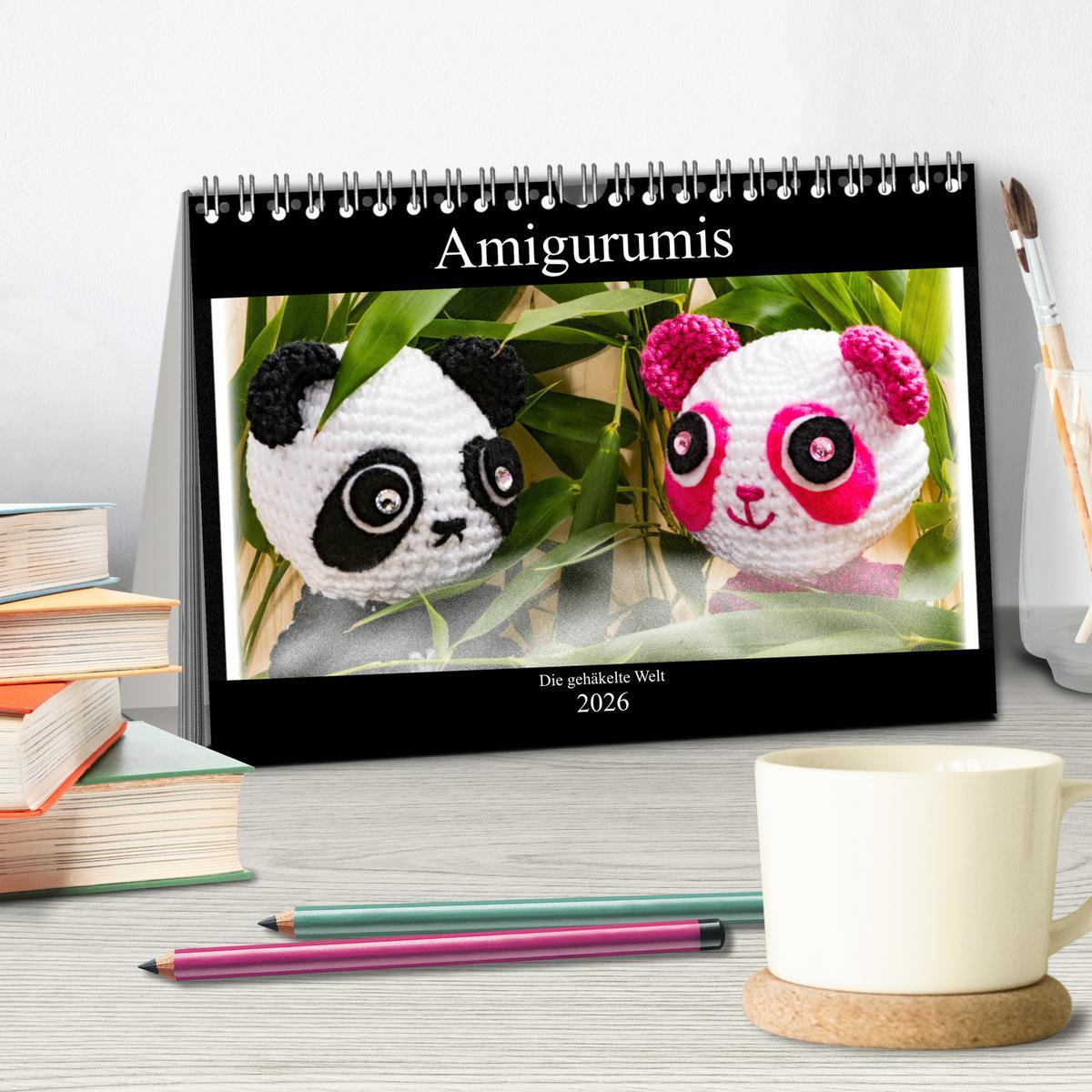 Beispielinhalt (Bild) Amigurumi - Die gehäkelte Welt (Tischkalender 2026 DIN A5 quer), CALVENDO Monatskalender