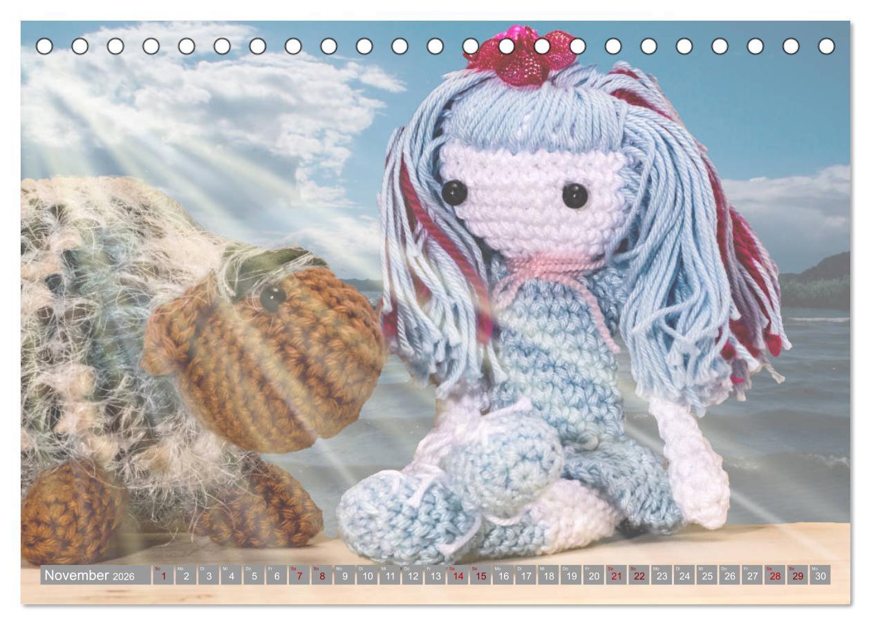 Beispielinhalt (Bild) Amigurumi - Die gehäkelte Welt (Tischkalender 2026 DIN A5 quer), CALVENDO Monatskalender