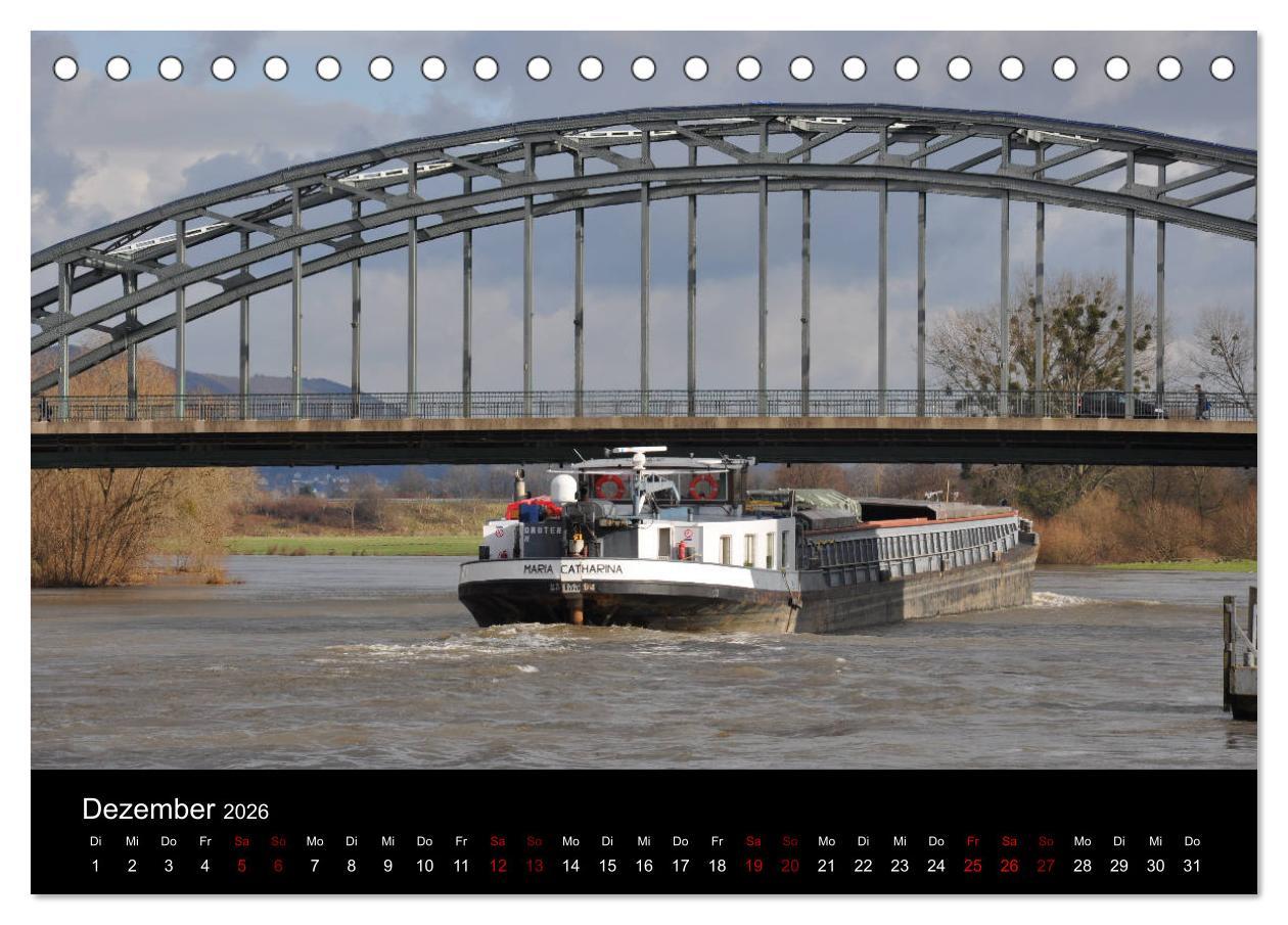 Beispielinhalt (Bild) Schiffe auf der Oberweser (Tischkalender 2026 DIN A5 quer), CALVENDO Monatskalender