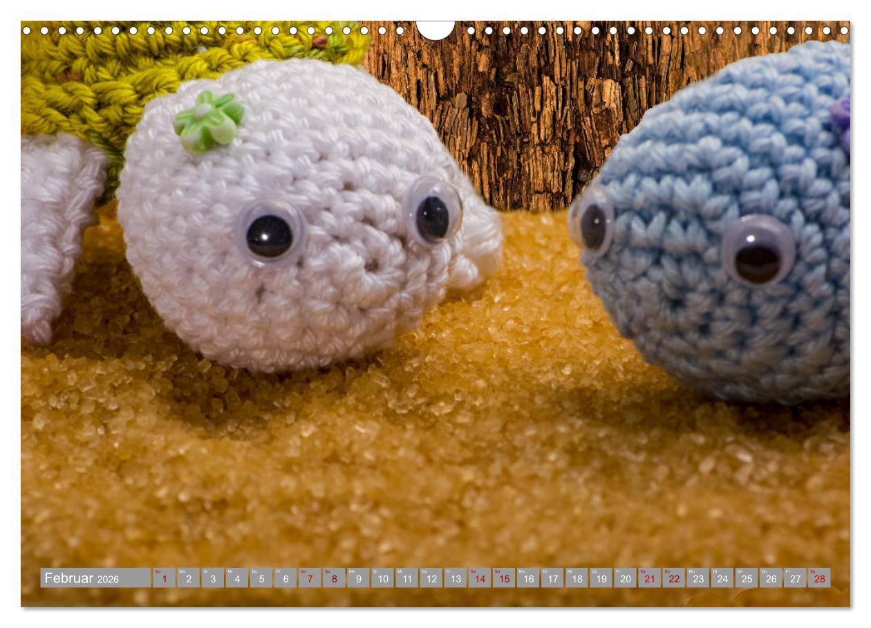 Beispielinhalt (Bild) Amigurumi - Die gehäkelte Welt (Wandkalender 2026 DIN A3 quer), CALVENDO Monatskalender