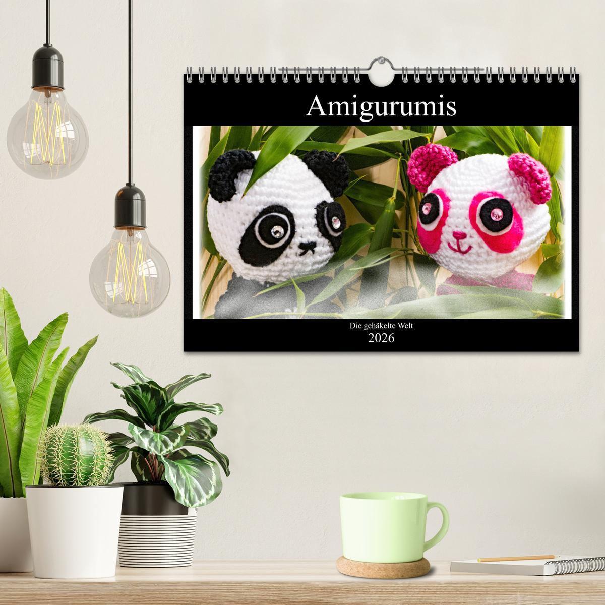Beispielinhalt (Bild) Amigurumi - Die gehäkelte Welt (Wandkalender 2026 DIN A4 quer), CALVENDO Monatskalender
