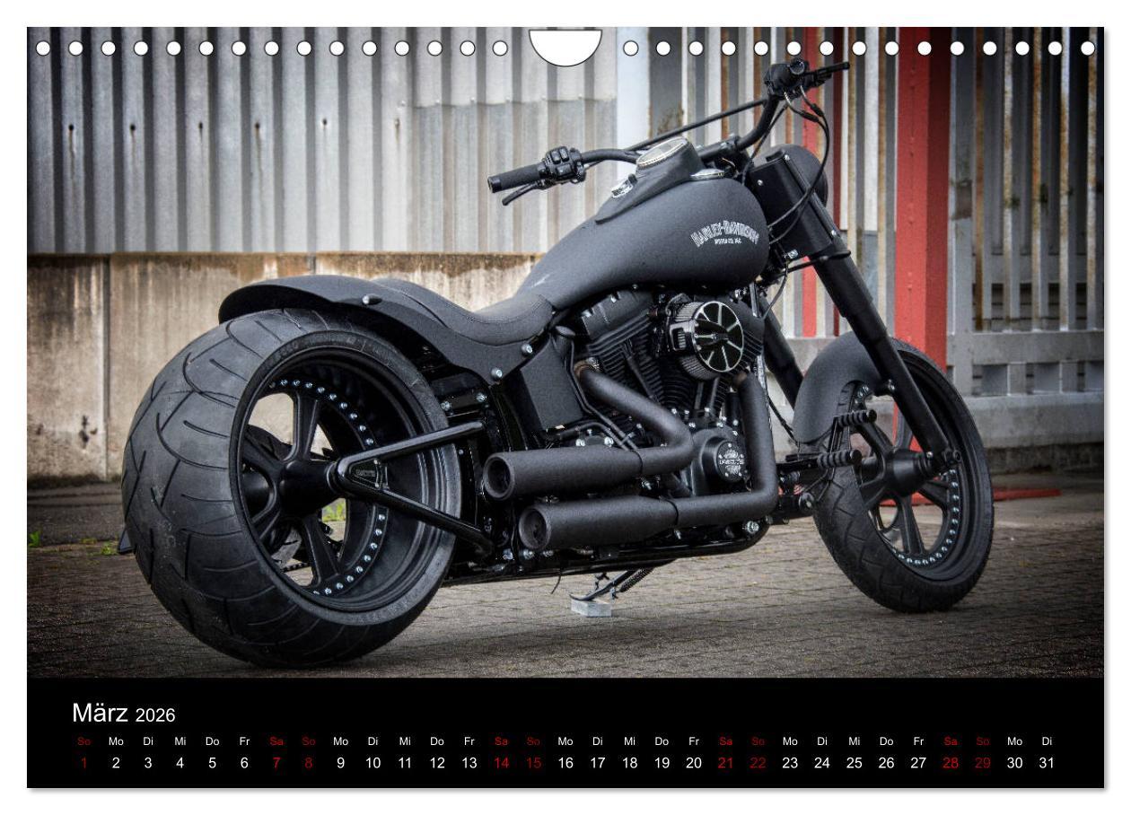 Beispielinhalt (Bild) Exklusive Best of Fat Ass Custombike Edition, feinste Harleys mit fettem Hintern (Wandkalender 2026 DIN A4 quer), CALVENDO Monatskalender