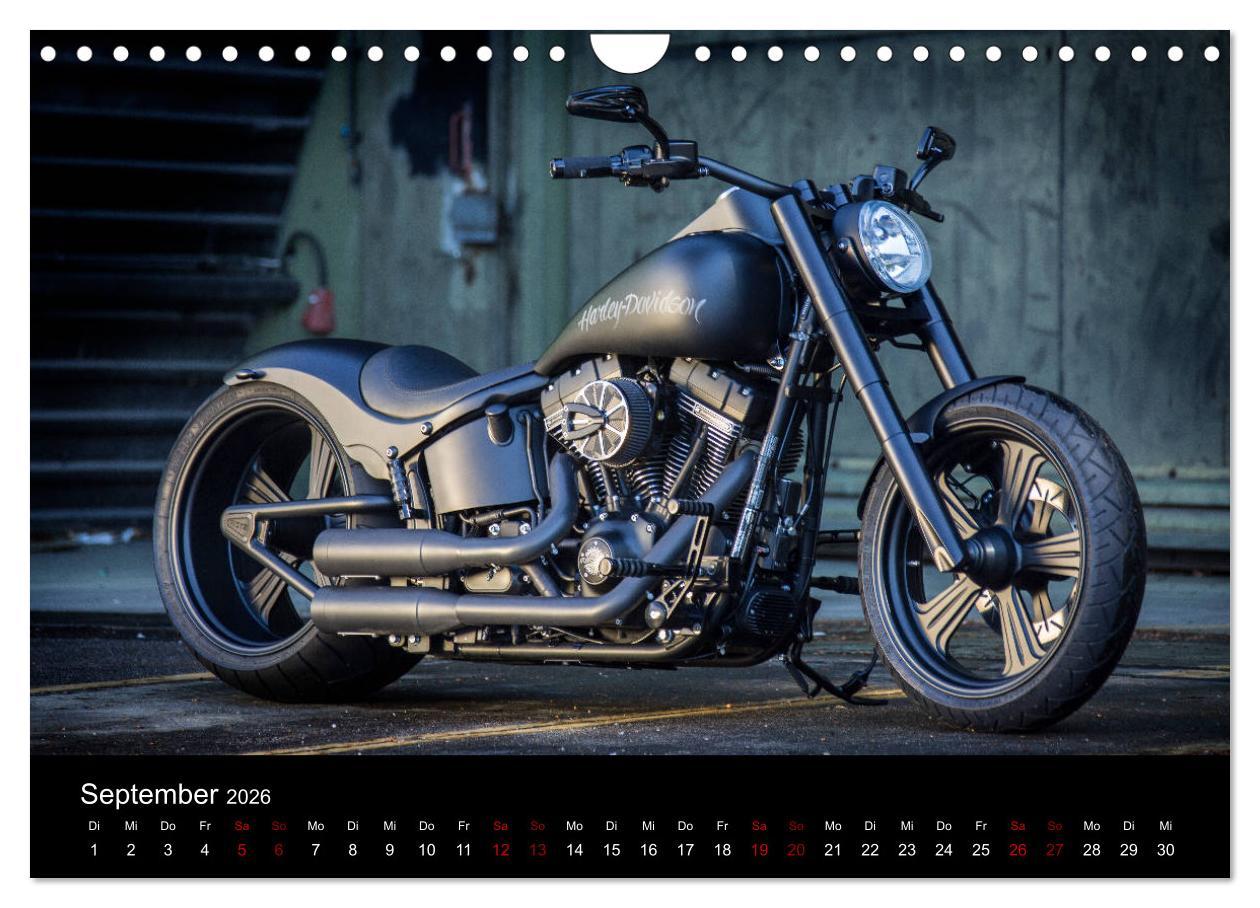 Beispielinhalt (Bild) Exklusive Best of Fat Ass Custombike Edition, feinste Harleys mit fettem Hintern (Wandkalender 2026 DIN A4 quer), CALVENDO Monatskalender