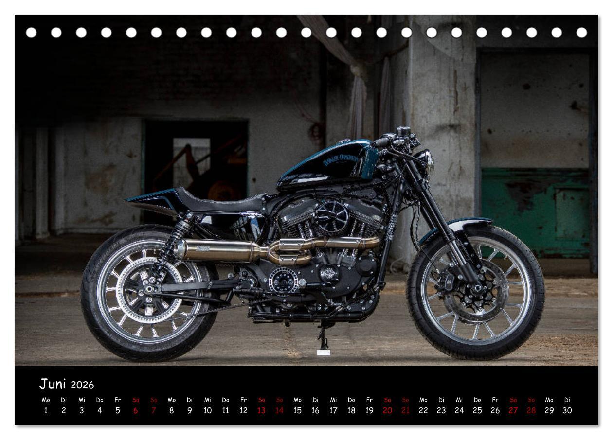 Beispielinhalt (Bild) Best of Custom- and Showbikes Kalender (Tischkalender 2026 DIN A5 quer), CALVENDO Monatskalender
