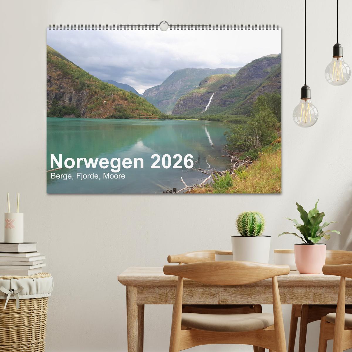 Beispielinhalt (Bild) Norwegen 2026 - Berge, Fjorde, Moore (Wandkalender 2026 DIN A2 quer), CALVENDO Monatskalender