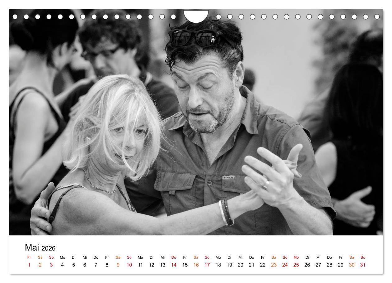Beispielinhalt (Bild) Tango Argentino - Paare beim Tanz auf öffentlichen Plätzen (Wandkalender 2026 DIN A4 quer), CALVENDO Monatskalender