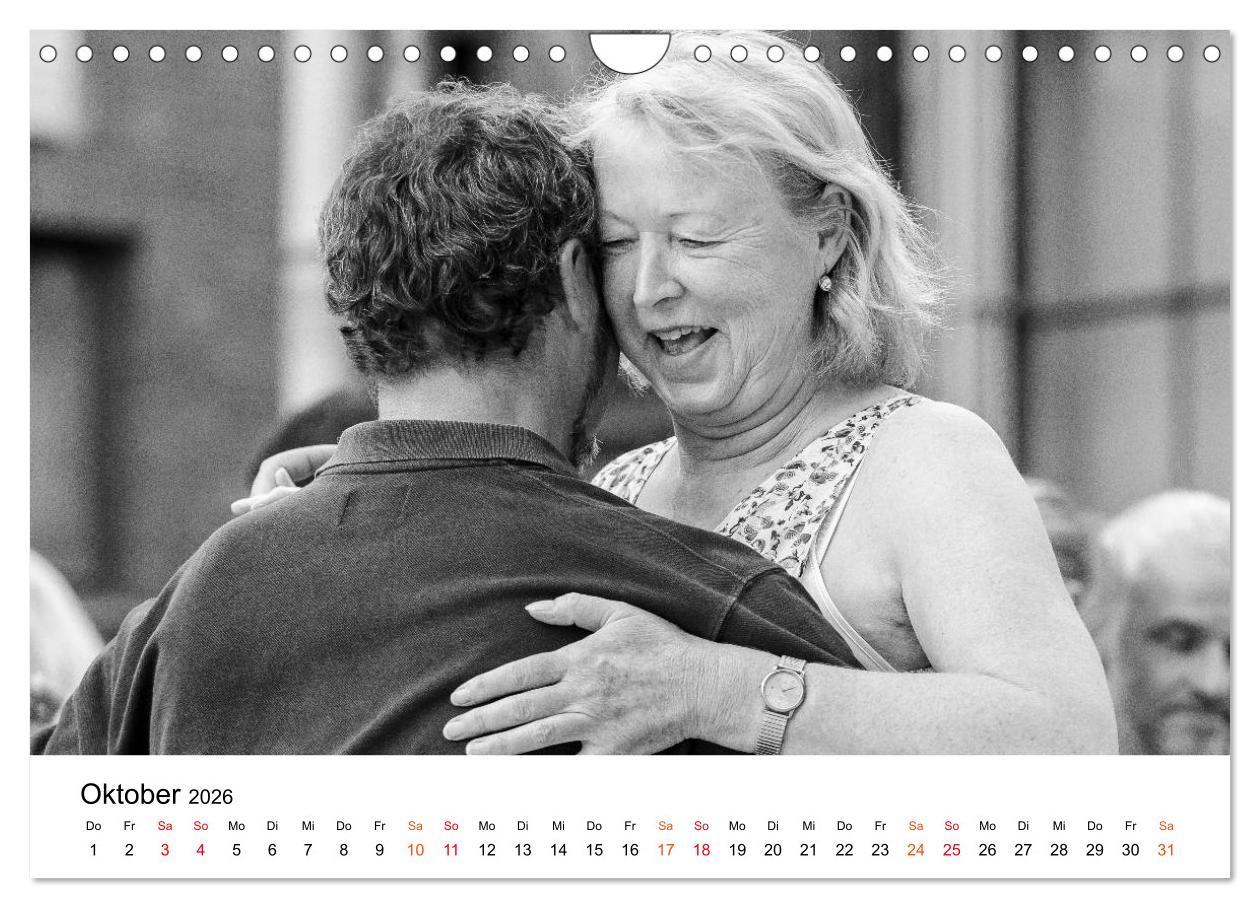 Beispielinhalt (Bild) Tango Argentino - Paare beim Tanz auf öffentlichen Plätzen (Wandkalender 2026 DIN A4 quer), CALVENDO Monatskalender