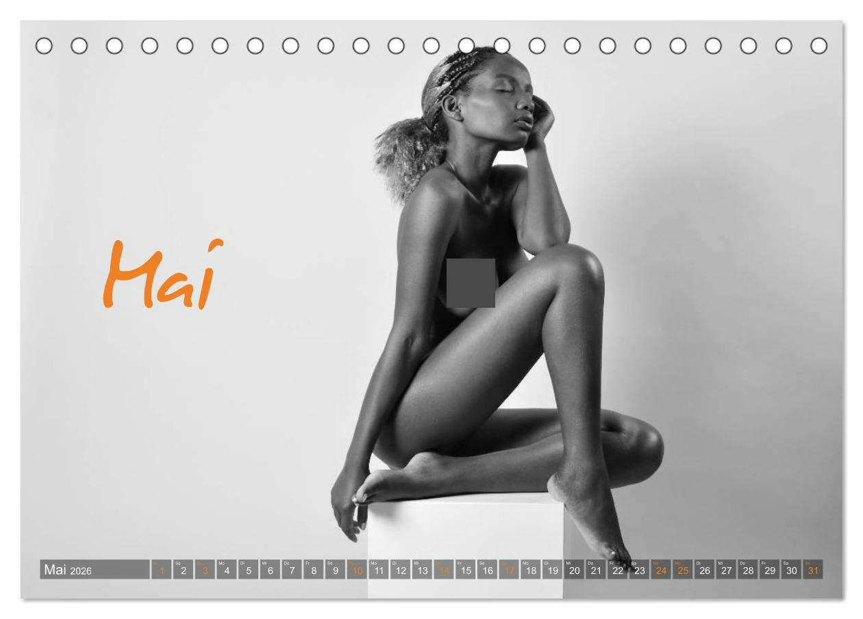 Beispielinhalt (Bild) Erotik Fotoart Klassische Aktfotografie (Tischkalender 2026 DIN A5 quer), CALVENDO Monatskalender