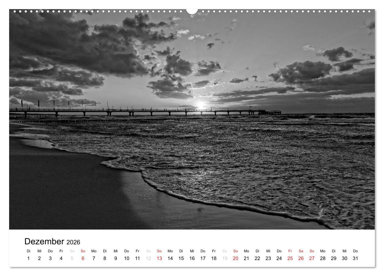 Beispielinhalt (Bild) Ostseebad Zingst - Impressionen in Schwarz-Weiß (hochwertiger Premium Wandkalender 2026 DIN A2 quer), Kunstdruck in Hochglanz