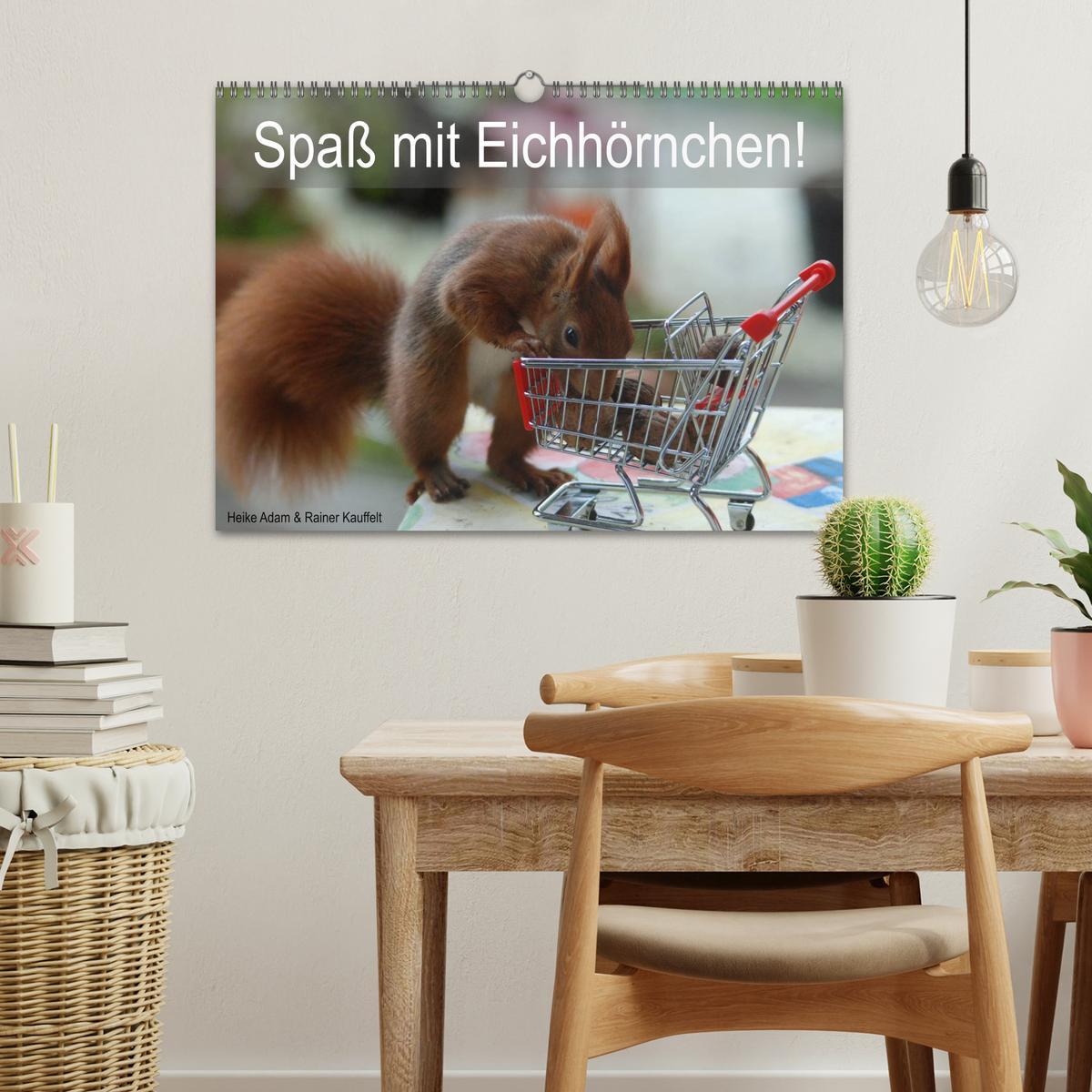 Beispielinhalt (Bild) Spaß mit Eichhörnchen! (Wandkalender 2026 DIN A3 quer), CALVENDO Monatskalender