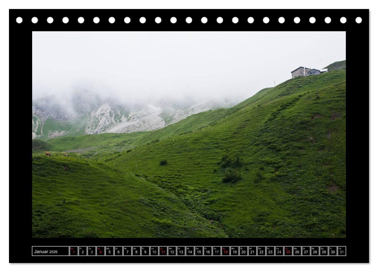 Beispielinhalt (Bild) SEH(N)SUCHT ALPENÜBERQUERUNG (Tischkalender 2026 DIN A5 quer), CALVENDO Monatskalender